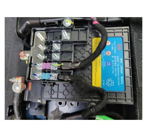Акумулятор електромобіль BYD STEK-3703030 D1JBB0 12V 20A/150A